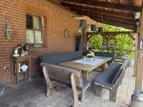 überdachte Nord-Westterrasse - 