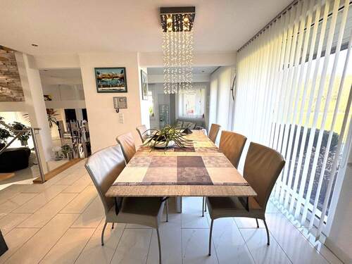 Essen - Einfamilienhaus mit 239,00 m&sup2; in Freiburg im Breisgau zum Kaufen