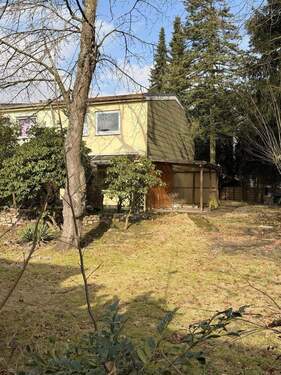 Rückseite und Garten - Charmantes Endreihenhaus mit großem Grundstück und viel Potential