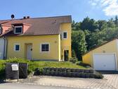 Hausansicht vorne - Platz für die ganze Familie - in Hohenfels!