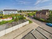 Ansicht Garagenhof von Küchenfenster - 