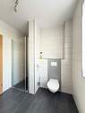Gäste-WC mit Dusche - 
