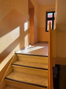 Treppenhaus - Hinterhaus - Mehrfamilienhaus, Wohnhaus mit 573,30 m² in Torgau zum Kaufen