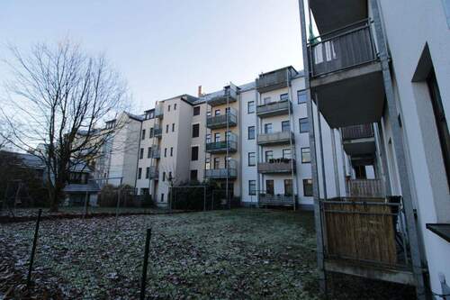 Ansicht von hinten - 3 Zimmer Einfamilienhaus zum Kaufen in Chemnitz