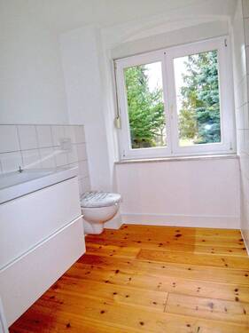 Bad mit Dusche - 