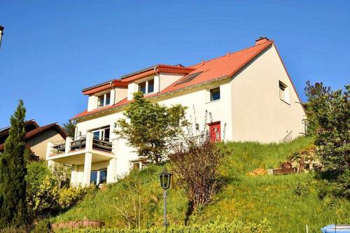 Außenansicht - Großzügiges 3-Familienhaus in traumhafter Blicklage