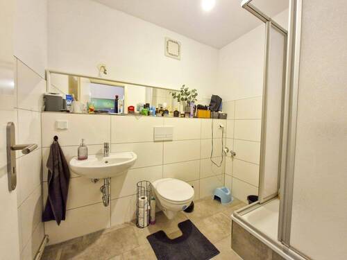saniertes Badezimmer - 