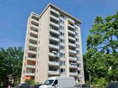 Außenansicht - Hoch über Offenbach: Stilvolle 3-Zimmer-Wohnung mit Balkon und Skyline-Panorama