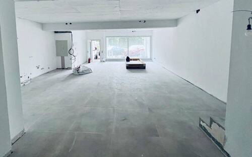 Ladenlokal Blick zur Strassens - Gewerbeobjekt (Büro, Produktion, Verkauf) zur Miete in Bensberg