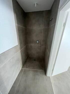 Dusche mit WC - Gewerbeobjekt (Büro, Produktion, Verkauf) in Bensberg