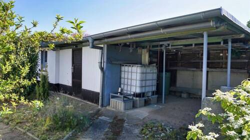 Carport am Nebengebäude - 