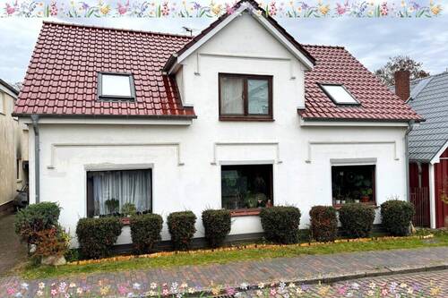 Kleines Mehrfamilienhaus - Ihr Investment in 2026 - Sicher vermietetes 3-Familienhaus in Pinneberg