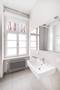 Tagesbelichtetes Bad - 