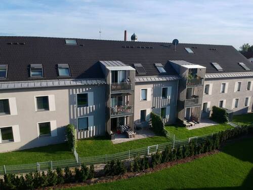 Hausansicht - 4 Zimmer Etagenwohnung in Vaterstetten / Weißenfeld