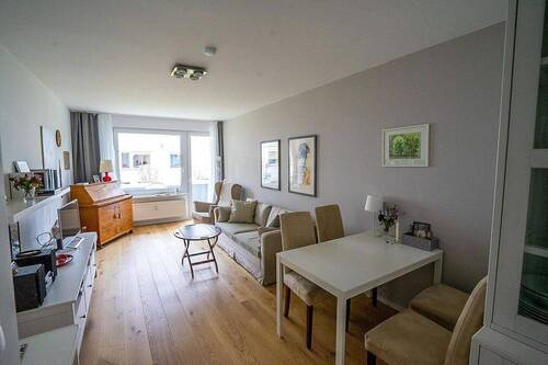Wohnzimmer - 2 Zimmer Etagenwohnung zum Kaufen in München