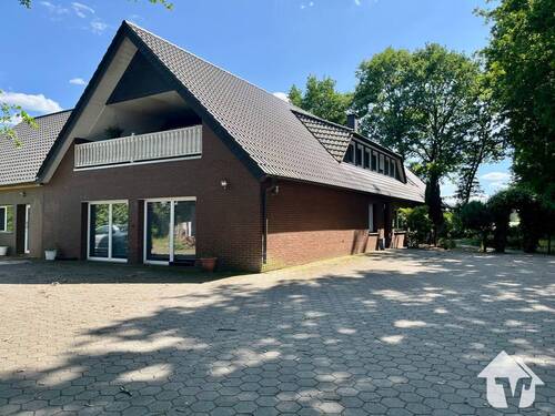 Außenansicht - Geräumige 4-Zimmer Wohnung in ruhiger Siedlungslage verfügbar!