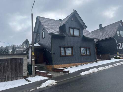Außenansicht
- Einfamilienhaus mit 160,00 m&sup2; in Oberweißbach/Thüringer Wald zum Kaufen