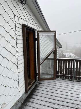 Ausgang zum Balkon
- 
