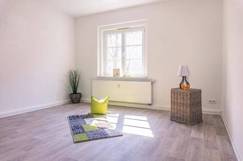 Wohnzimmer Vergleichswohnung - 2 Zimmer Etagenwohnung zur Miete in Chemnitz