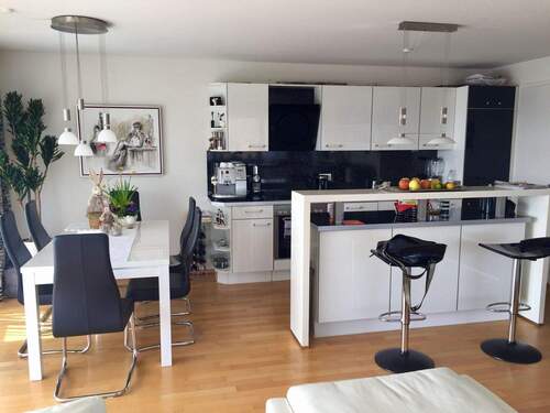 ...mit schöner Küche - 