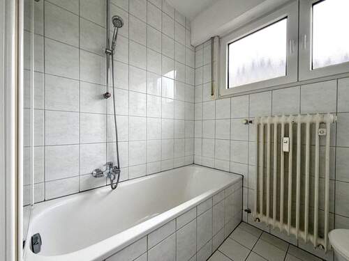 Tageslichtbad im 1. OG rechts - 