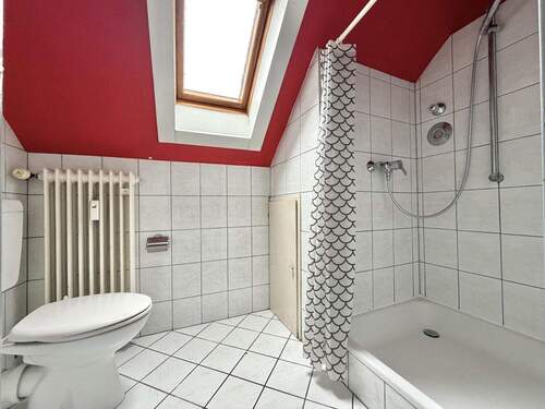 Tageslichtbad im DG rechts - 