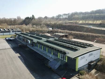 Außenansicht - Attraktive Gewerbeimmobilie mit Büros, in sehr guter Lage von Hemer am Sauerlandpark, zu verkaufen