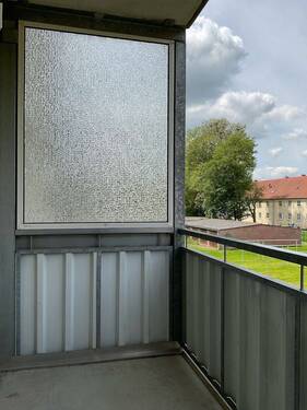 Balkon - Mit Balkon und Blick ins Grüne und zwei Monate kaltmietfrei.