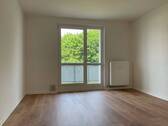 Wohnzimmer 1 - 3 Zimmer Etagenwohnung in Bad Lauchstädt