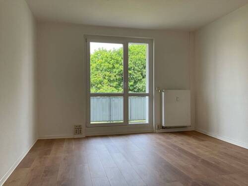 Wohnzimmer 1 - 3 Zimmer Etagenwohnung in Bad Lauchstädt