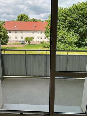 Balkon 1 - Etagenwohnung mit 58,30 m&sup2; in Bad Lauchstädt zur Miete