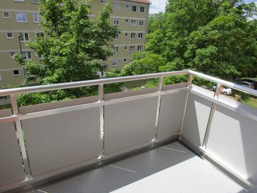 Balkon saniert 2025 - 2 Zimmer Etagenwohnung in Fürth