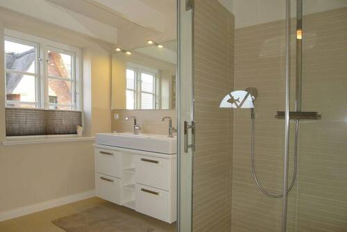 2. Bad im OG m. Walk-in Dusche - 