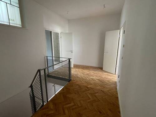 Flur.JPG - Etagenwohnung mit 113,00 m&sup2; in Chemnitz zur Miete