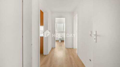 Flur 2 - 3 Zimmer Etagenwohnung zum Kaufen in Oberstenfeld