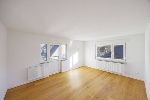 Wohnzimmer OG - 1 Zimmer Mehrfamilienhaus, Wohnhaus in Fellbach