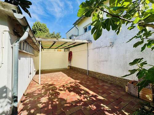 überdachter Freisitz - 