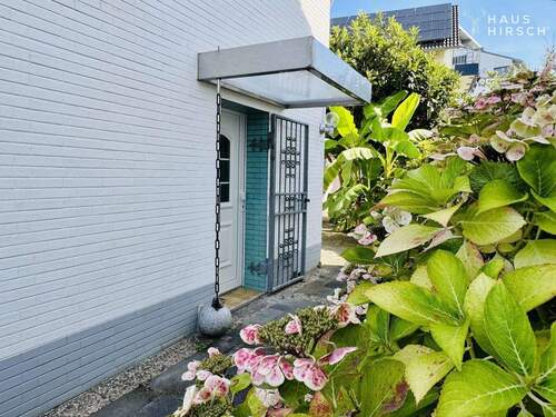 Hauseingangsbereich - 4 Zimmer Einfamilienhaus zum Kaufen in Bonn