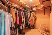Kleiderschrank - 