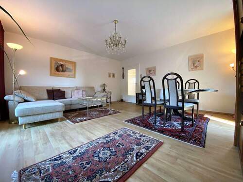 Wohnzimmer - 2 Zimmer Etagenwohnung zum Kaufen in Weilheim_Schongau_Kreis