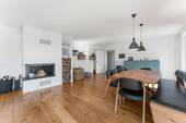 Wohn-/Essbereich mit Kamin - 