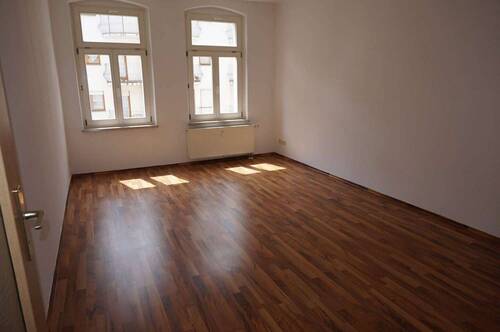 Wohnzimmer - 2. OG Balkon und Laminat EBK inkl. - frei ab 1.8.26