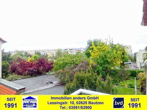 Blick vom Balkon - Moderne 3-Raum-Wohnung mit Balkon in ZFH mit separaten Eingang - in sehr ruhiger Wohnlage in Bautzen