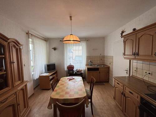 Küche - 6 Zimmer Einfamilienhaus zum Kaufen in Lösnich