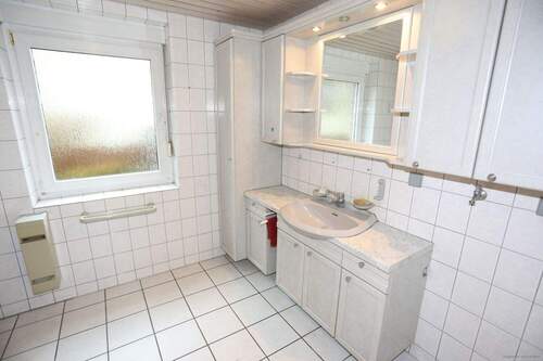 Haus 1 Bad EG - andere Perspektive - 