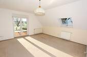 Haus 1 Zimmer DG mitte - 