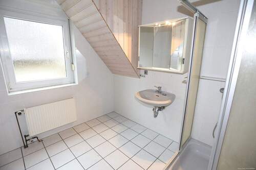 Haus 1 Bad DG - 