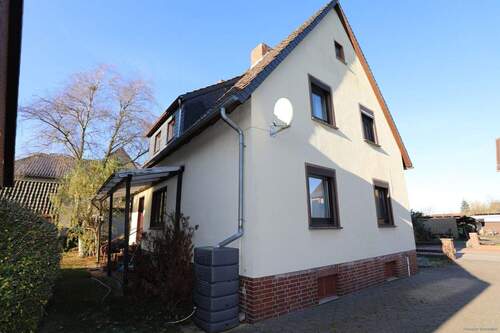 Haus 2 Außenansicht seitlich - 