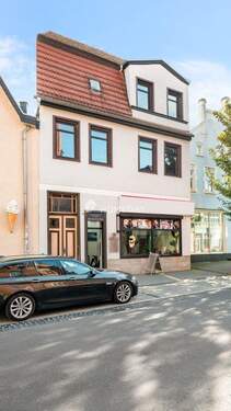 Außenansicht 3 - 9 Zimmer Mehrfamilienhaus, Wohnhaus in Burg