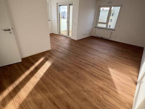 Wohnzimmer.jpeg - 3 Zimmer Etagenwohnung zur Miete in Nürnberg